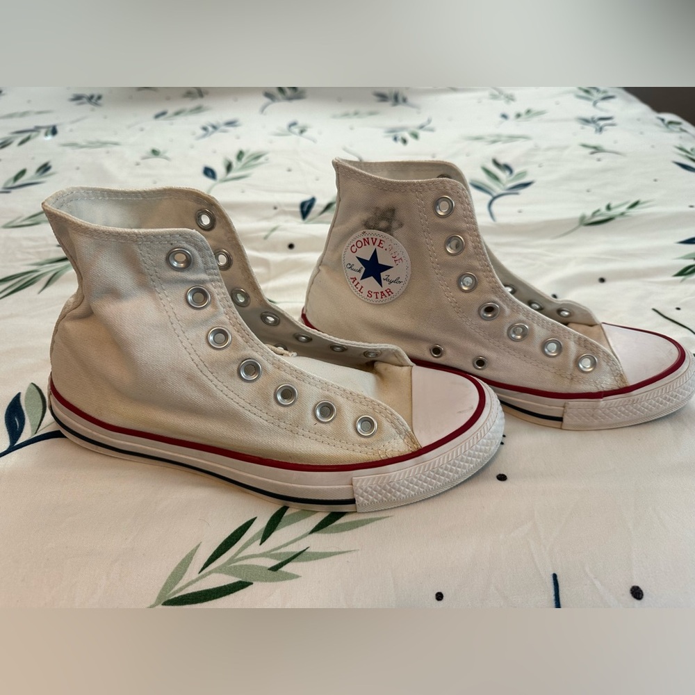 High top White Chuck Taylor Converse